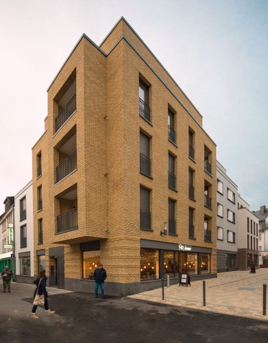 Projekte_Bilder_unten_Rompel 01 Wohnhaus mit Ladengeschäft Rompel-Carré Oberursel